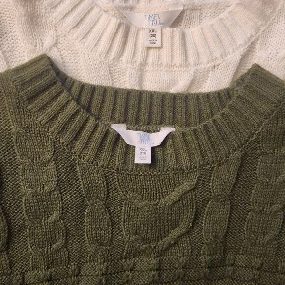 2 Cable Knit Sweaters Christmas Tree Green and Snow White - Picture 3 of 9
